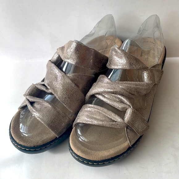 Clarks Shoes - CLARKS collection ultimate comfort sz 8.5 pewter metallic wrap slide sandal NWT